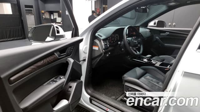 Audi Q5 2023 — Şəkil 10/20