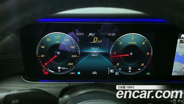 Mercedes-Benz E-Class 2020 — ფოტო 8/20