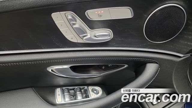Mercedes-Benz E-Class 2020 — ფოტო 14/20