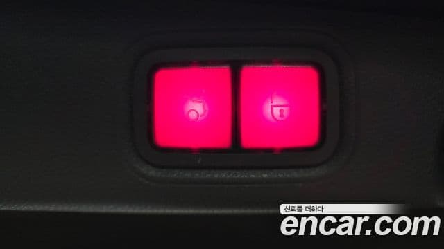Mercedes-Benz E-Class 2020 — ფოტო 19/20
