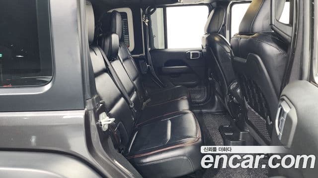 Jeep Wrangler 2022 — Фото 12/20