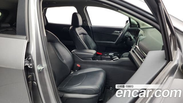Kia Sportage 2022 — ფოტო 14/20
