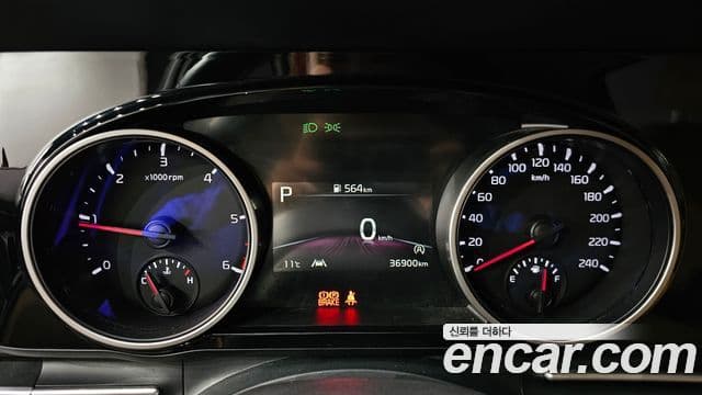 Kia Carnival 2022 — Фото 8/20