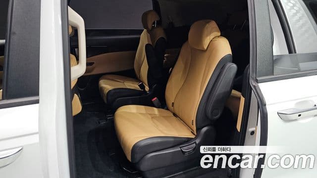 Kia Carnival 2022 — Фото 12/20