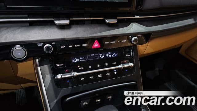 Kia Carnival 2022 — Фото 18/20
