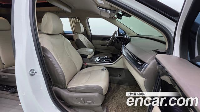 Kia Carnival 2021 — ფოტო 10/20