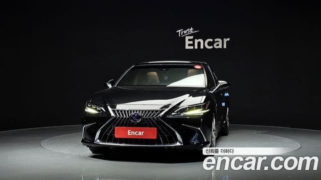 Lexus ES300h 2022 — ფოტო 2/19