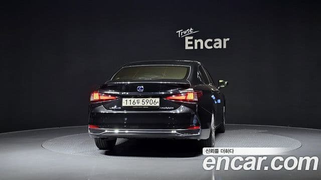 Lexus ES300h 2022 — ფოტო 3/19