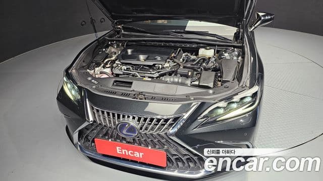 Lexus ES300h 2022 — ფოტო 5/19