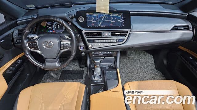 Lexus ES300h 2022 — ფოტო 10/19