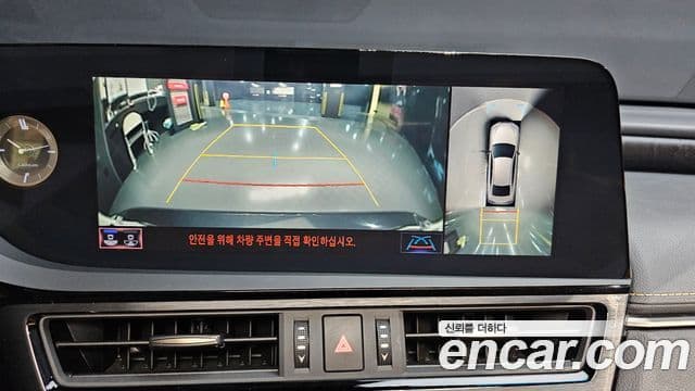 Lexus ES300h 2022 — ფოტო 15/19