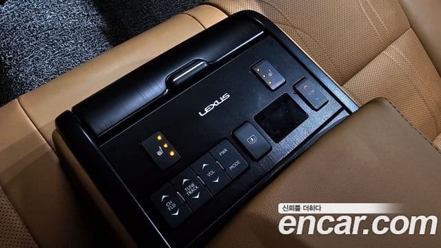 Lexus ES300h 2022 — ფოტო 17/19