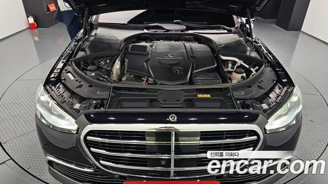 Mercedes-Benz S-Class 2025 — Photo 10/20