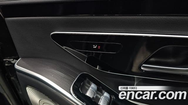 Mercedes-Benz S-Class 2025 — Photo 2/20