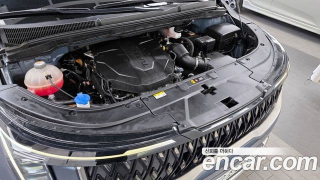 Kia Carnival 2024 — ფოტო 6/20