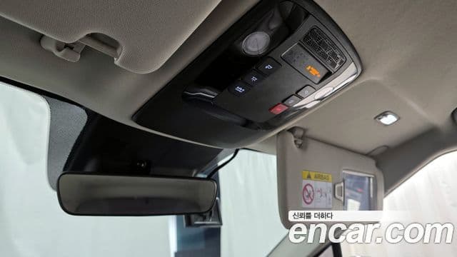 Kia Carnival 2024 — ფოტო 17/20