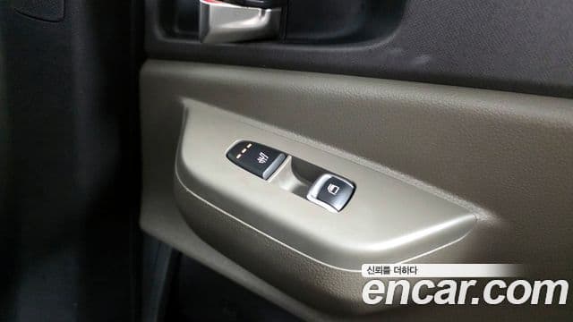 Kia Carnival 2024 — ფოტო 19/20