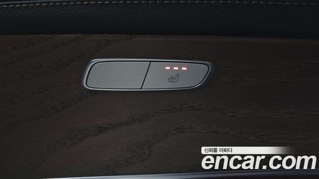 Mercedes-Benz E-Class 2022 — Photo 18/20