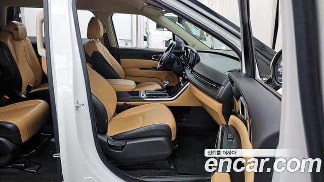 Kia Carnival 2022 — ფოტო 11/20