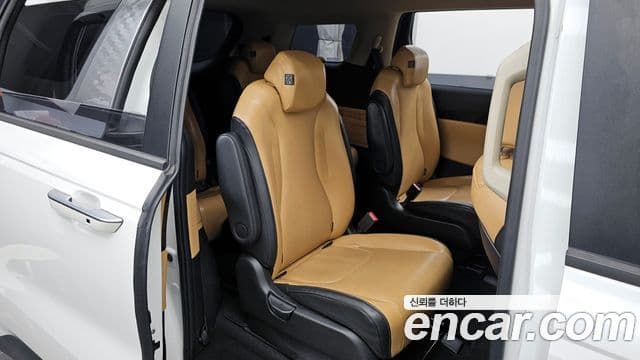 Kia Carnival 2022 — ფოტო 12/20