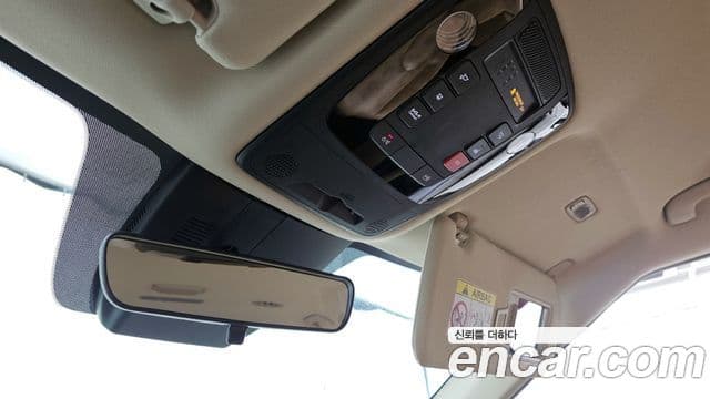 Kia Carnival 2022 — ფოტო 17/20