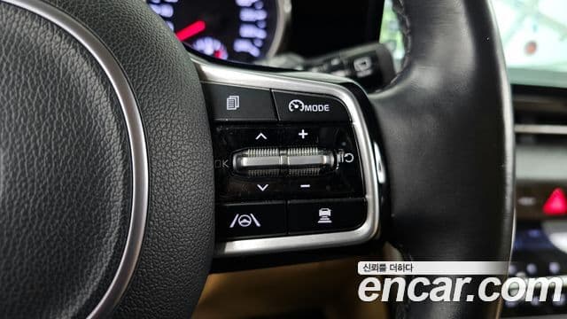 Kia Carnival 2022 — ფოტო 18/20