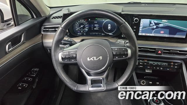Kia K5 2023 — Şəkil 13/20