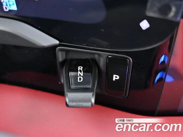 Porsche Taycan 2025 — Şəkil 9/20