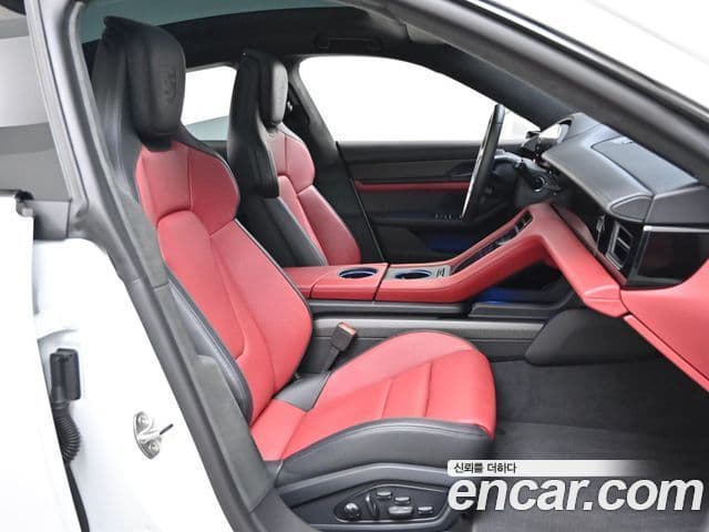 Porsche Taycan 2025 — Şəkil 18/20
