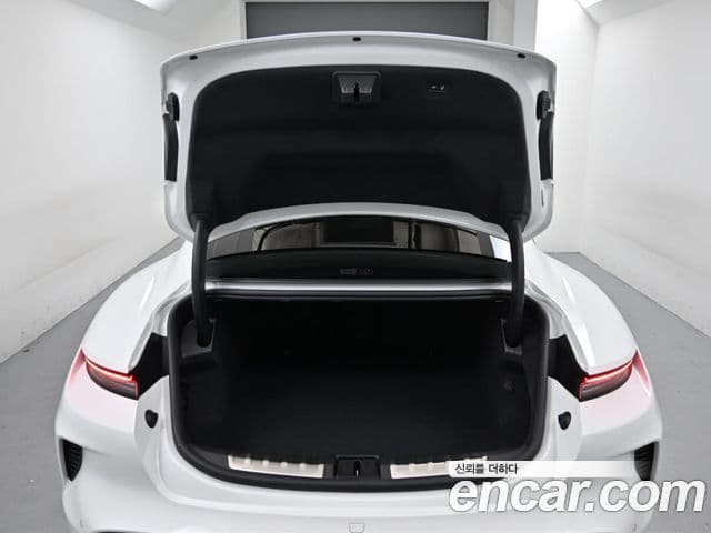 Porsche Taycan 2025 — Şəkil 19/20