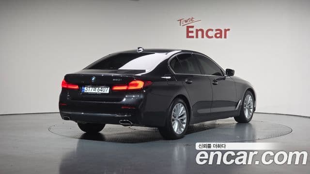 BMW 5 Series 2022 — ფოტო 2/20