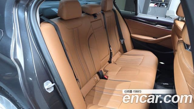 BMW 5 Series 2022 — ფოტო 12/20