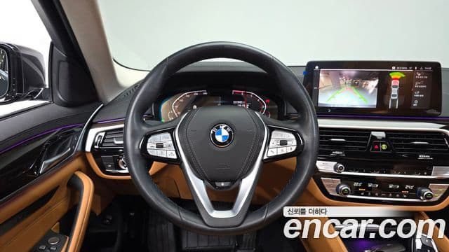 BMW 5 Series 2022 — ფოტო 13/20