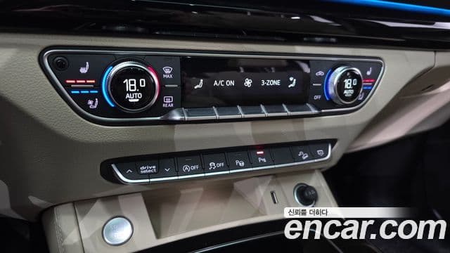 Audi Q5 2021 — ფოტო 16/20