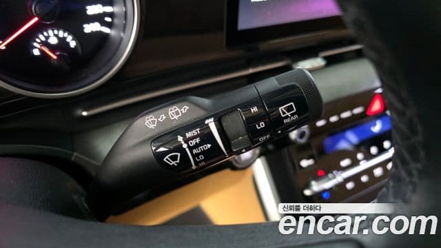 Kia Carnival 2022 — Şəkil 16/20