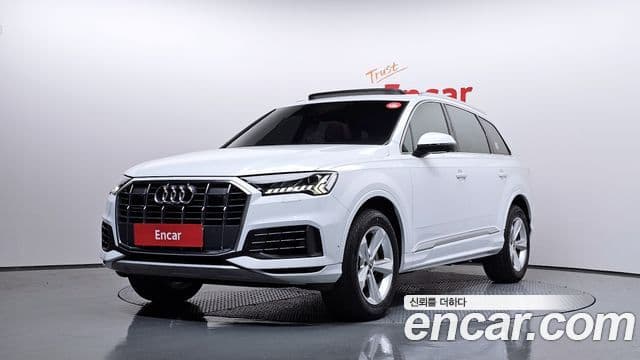 Audi Q7 2021 — ფოტო 1/20