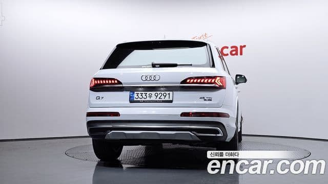 Audi Q7 2021 — ფოტო 4/20