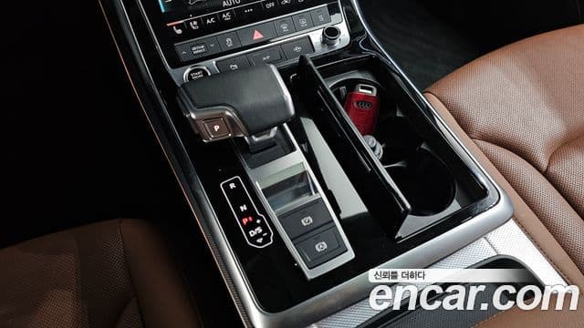 Audi Q7 2021 — ფოტო 9/20