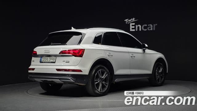 Audi Q5 2022 — Şəkil 2/20