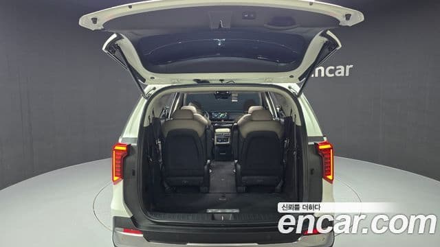 Kia Carnival 2024 — ფოტო 6/20