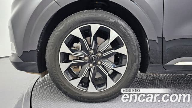 Kia Carnival 2023 — фото 5 из 20