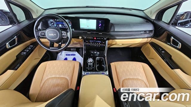 Kia Carnival 2023 — ფოტო 7/20