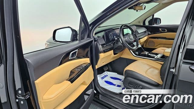 Kia Carnival 2023 — ფოტო 10/20