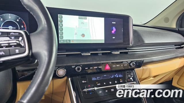 Kia Carnival 2023 — ფოტო 16/20
