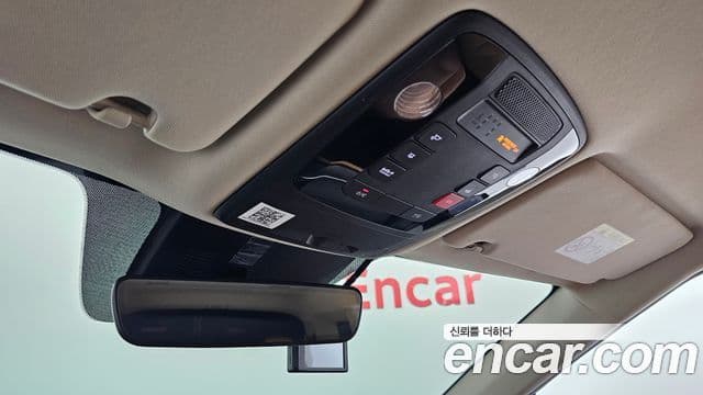 Kia Carnival 2023 — ფოტო 18/20