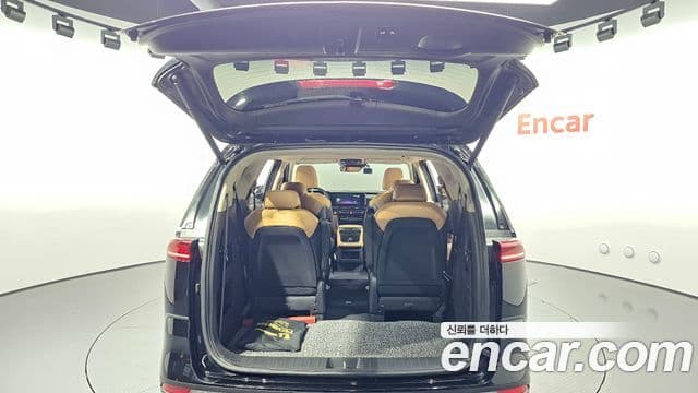 Kia Carnival 2023 — ფოტო 20/20