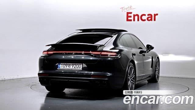 Porsche Panamera 2021 — Фото 2/20