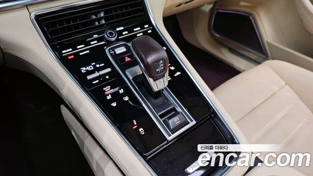 Porsche Panamera 2021 — Фото 9/20