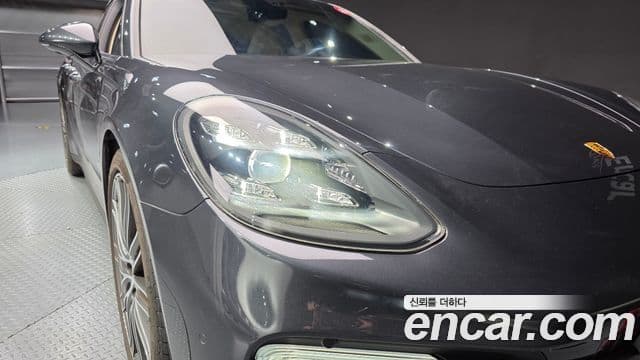 Porsche Panamera 2021 — Photo 1/31
