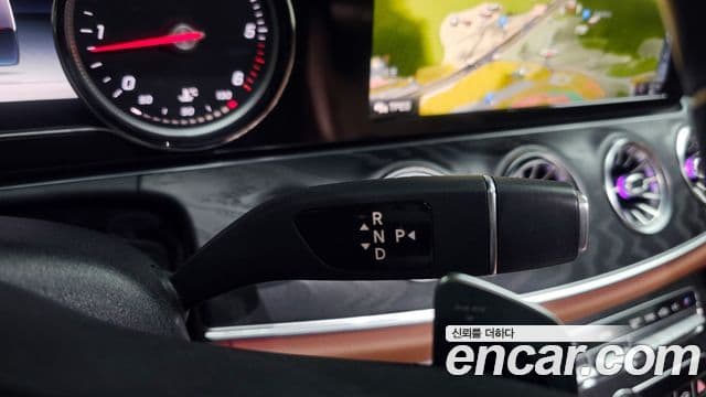 Mercedes-Benz E-Class 2018 — Şəkil 9/20